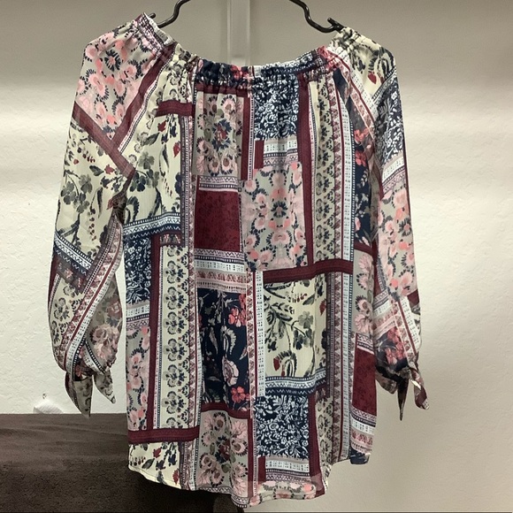 Westport Blouse with Tie Sleeves Sz LP - Picture 2 of 4